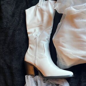 Elegant White Cowgirl boots